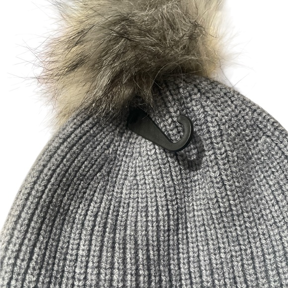 Karl Lagerfeld Ribbed Karl Hat Pom Beanie
Color: Gray
NWOT - Picture 3 of 4